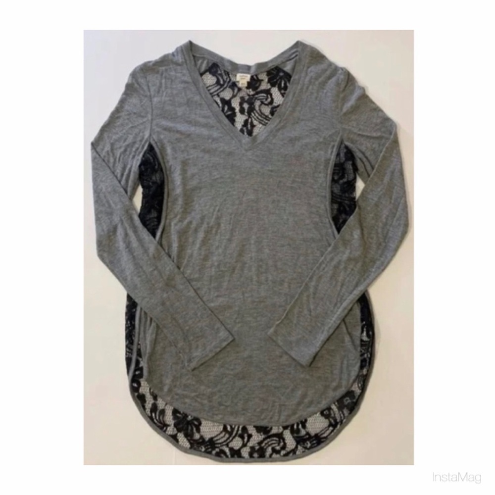 Aritzia Wilfred Long Sleeve Top Gray with Black Lace Back Size Medium
